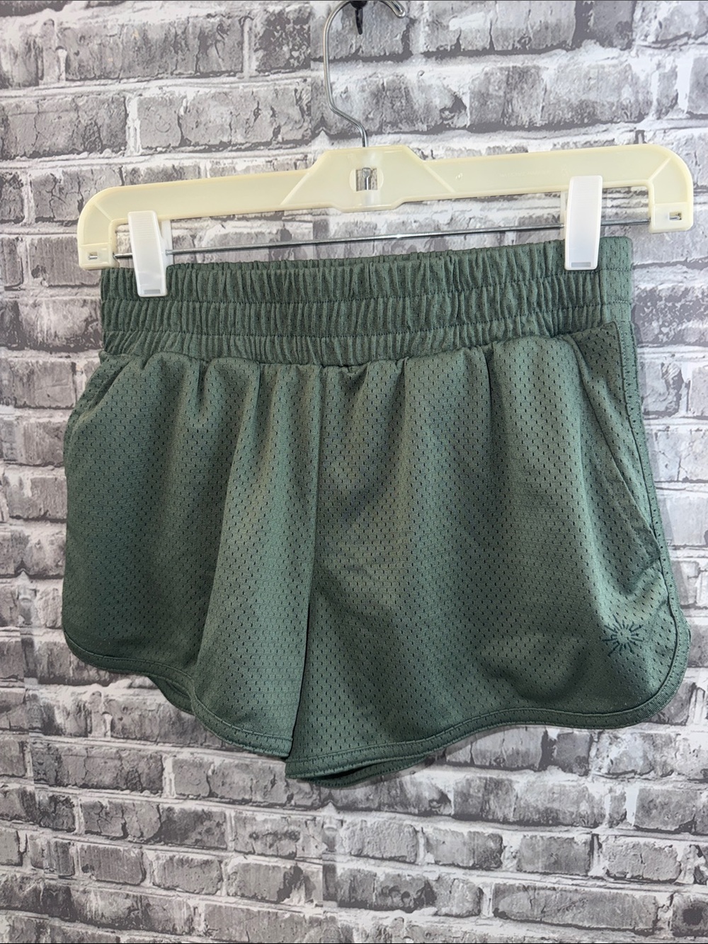 Offline by Aerie Athletic Mesh Shorts -‎ Olive Green